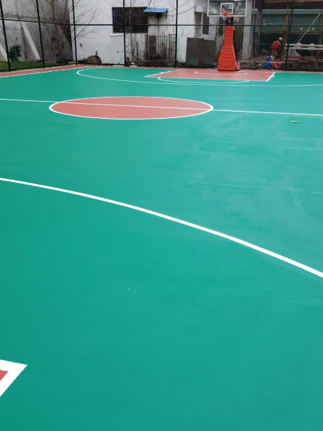 宁化 球场长期使用易出现地面开裂